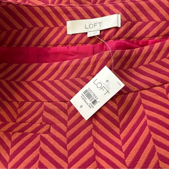 Chevron Patterned Red Skirt - Picture 3 of 4